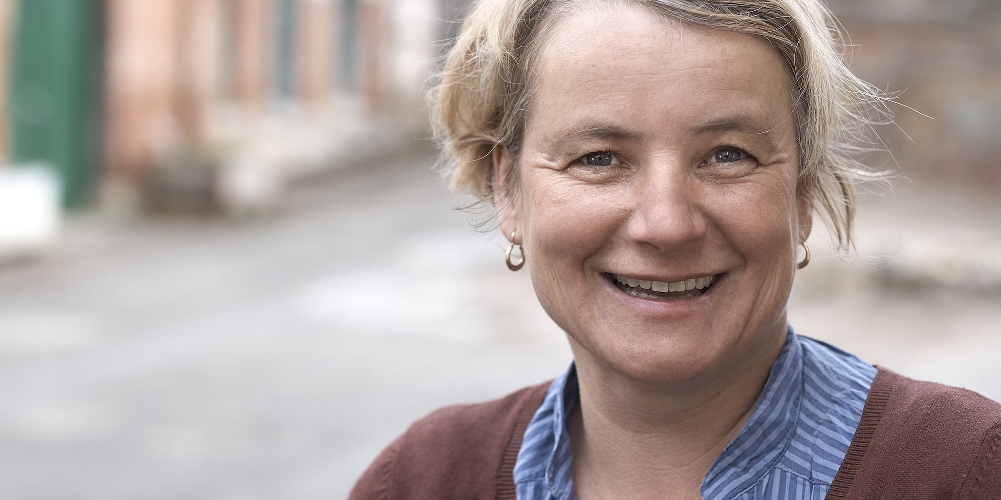 Portrait von Sabine März in der alten Seegrasspinnerei