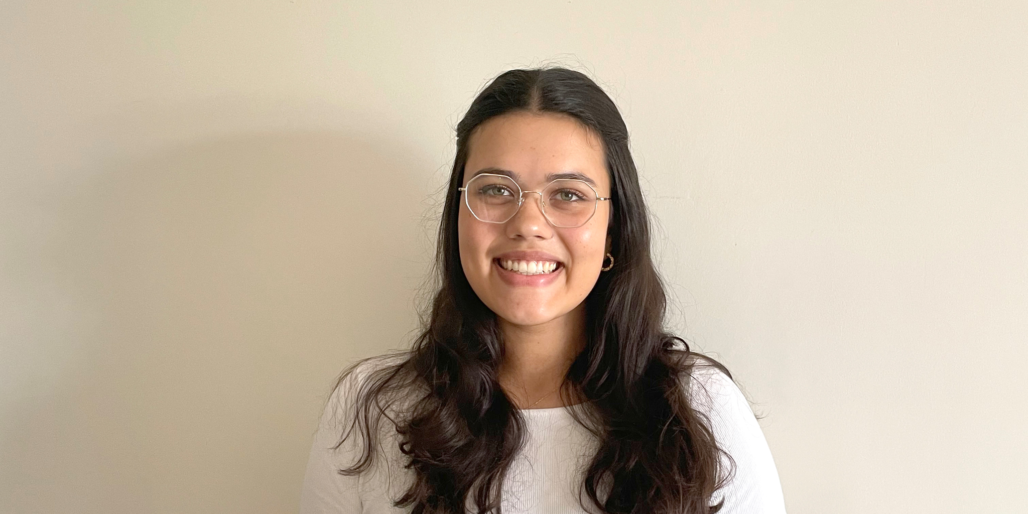 Portrait von Maya Mathew